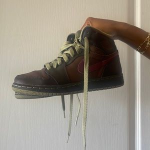 Air Jordan 1 Retro Hi – Dark Brown/Brown-Light Green